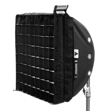 Astera SNAPGRID 3 tube for Helios SNAPBAG 40 degree honeycomb grid light control accessory mounted on stand showing grid cells on white background